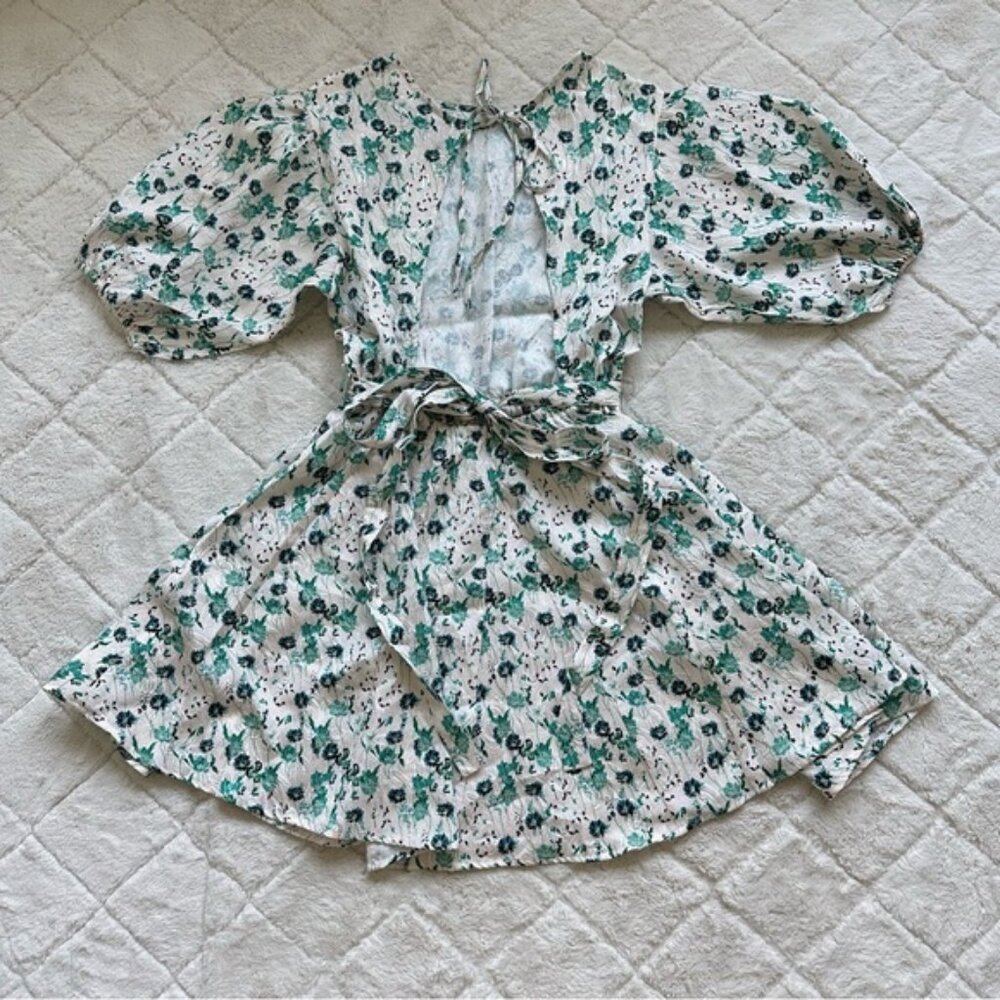 Code X Mode | Elbow Sleeve Floral Open Back Mini Dress | Size Medium - Picture 4 of 10